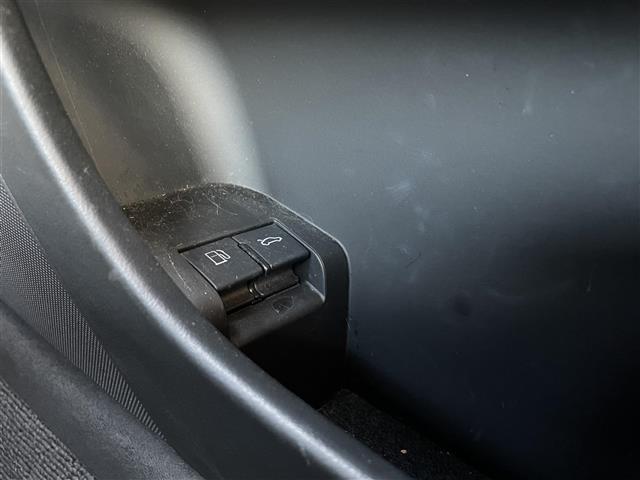 ＴＴクーペ ２．０ＴＦＳＩ　純正ナビ（ＢＴ　フルセグ　ＡＭ／ＦＭ）シートヒーター　ＥＴＣ　レザーシート　オートライト　純正１８インチアルミ（20枚目）