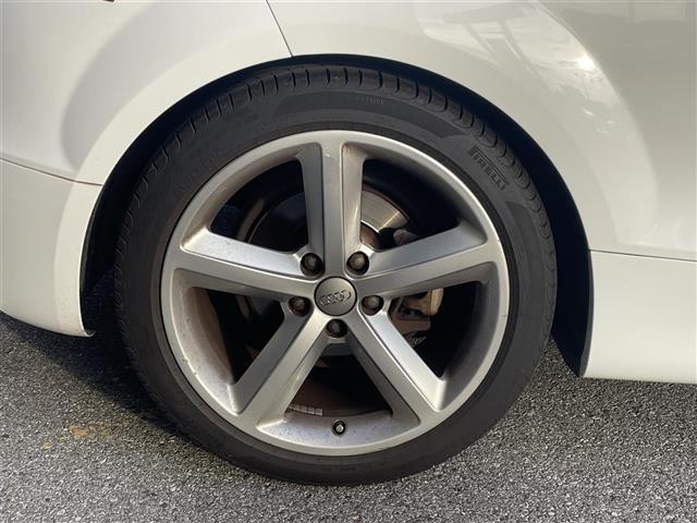 ＴＴクーペ ２．０ＴＦＳＩ　純正ナビ（ＢＴ　フルセグ　ＡＭ／ＦＭ）シートヒーター　ＥＴＣ　レザーシート　オートライト　純正１８インチアルミ（33枚目）