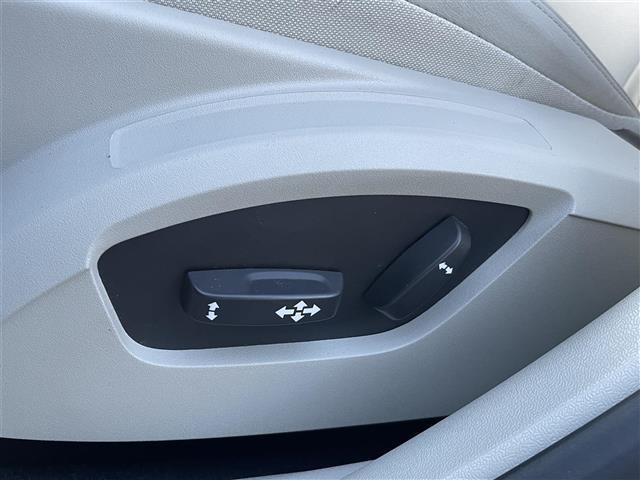 V40 D4 インスクリプション Harman/Kardon 純正ナビ アダプティブクルーズコントロール ブラインドスポットモニター レーン・キーピング・エイド パワーシート シートヒーター シートメモリー ETC Pスタート 禁煙車(17枚目)