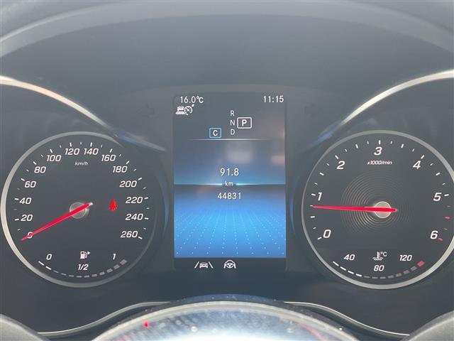 ＧＬＣ ＧＬＣ２２０ｄ　４マチック　ＡＭＧライン　禁煙　ワンオーナー　パノラミックスライディングルーフ　全周囲カメラ　純正ナビ　フルセグ　マルチビームＬＥＤ　レーダーセーフティＰＫＧ　ハーフレザーシート　エアサス　ＡＣＣ　保証書　取扱説明書（6枚目）