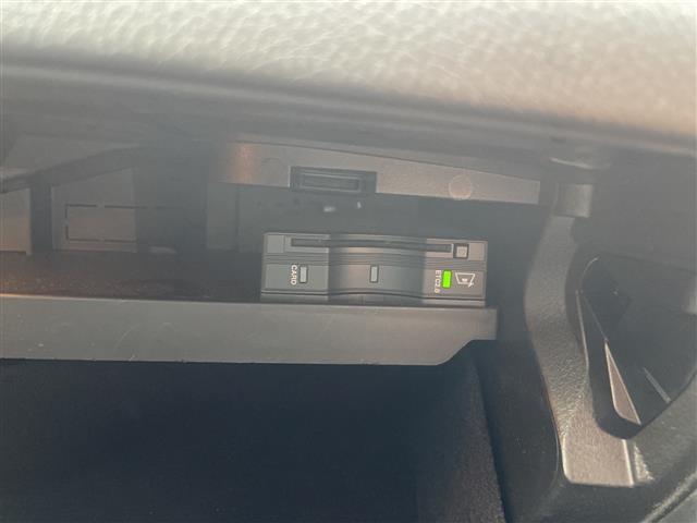 ＧＬＣ ＧＬＣ２２０ｄ　４マチック　ＡＭＧライン　禁煙　ワンオーナー　パノラミックスライディングルーフ　全周囲カメラ　純正ナビ　フルセグ　マルチビームＬＥＤ　レーダーセーフティＰＫＧ　ハーフレザーシート　エアサス　ＡＣＣ　保証書　取扱説明書（18枚目）