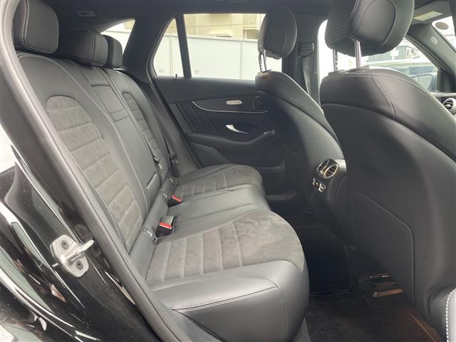 ＧＬＣ ＧＬＣ２２０ｄ　４マチック　ＡＭＧライン　禁煙　ワンオーナー　パノラミックスライディングルーフ　全周囲カメラ　純正ナビ　フルセグ　マルチビームＬＥＤ　レーダーセーフティＰＫＧ　ハーフレザーシート　エアサス　ＡＣＣ　保証書　取扱説明書（21枚目）