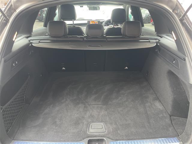 ＧＬＣ ＧＬＣ２２０ｄ　４マチック　ＡＭＧライン　禁煙　ワンオーナー　パノラミックスライディングルーフ　全周囲カメラ　純正ナビ　フルセグ　マルチビームＬＥＤ　レーダーセーフティＰＫＧ　ハーフレザーシート　エアサス　ＡＣＣ　保証書　取扱説明書（25枚目）