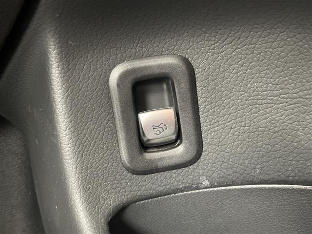 ＧＬＣ ＧＬＣ２２０ｄ　４マチック　ＡＭＧライン　禁煙　ワンオーナー　パノラミックスライディングルーフ　全周囲カメラ　純正ナビ　フルセグ　マルチビームＬＥＤ　レーダーセーフティＰＫＧ　ハーフレザーシート　エアサス　ＡＣＣ　保証書　取扱説明書（27枚目）