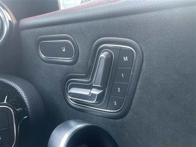 ＣＬＡクラス ＣＬＡ２００ｄ　ＡＭＧライン　禁煙　レーダーセーフティＰＫＧ　アンビエントライト　純正ナビ　バックカメラ　ドラレコ　ＥＴＣ　パドルシフト　シートヒーター　Ｂｌｕｅｔｏｏｔｈ　アダプティブクルーズコントロール（19枚目）