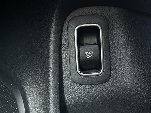 ＣＬＡクラス ＣＬＡ２００ｄ　ＡＭＧライン　禁煙　レーダーセーフティＰＫＧ　アンビエントライト　純正ナビ　バックカメラ　ドラレコ　ＥＴＣ　パドルシフト　シートヒーター　Ｂｌｕｅｔｏｏｔｈ　アダプティブクルーズコントロール（21枚目）