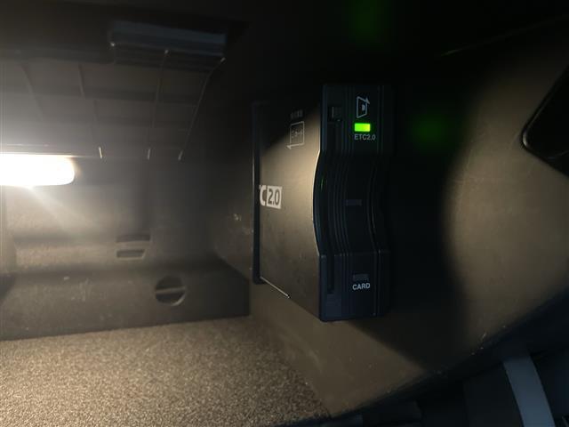 ＣＬＡクラス ＣＬＡ２００ｄ　ＡＭＧライン　禁煙　レーダーセーフティＰＫＧ　アンビエントライト　純正ナビ　バックカメラ　ドラレコ　ＥＴＣ　パドルシフト　シートヒーター　Ｂｌｕｅｔｏｏｔｈ　アダプティブクルーズコントロール（24枚目）