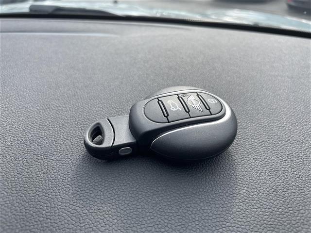 ＭＩＮＩ クーパーＳＤ　クロスオーバー　オール４　禁煙　ワンオーナー　インテリジェントセーフティ　パークトロニック　ＭＩＮＩドライビングモード　アクティブクルーズコントロール　フートオープナー　前後ドラレコ　シートヒーター　スペアキー　ミラーＥＴＣ（15枚目）