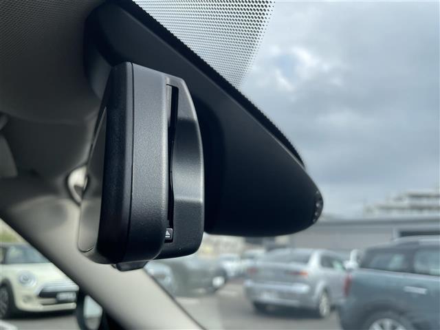 ＭＩＮＩ クーパーＳＤ　クロスオーバー　オール４　禁煙　ワンオーナー　インテリジェントセーフティ　パークトロニック　ＭＩＮＩドライビングモード　アクティブクルーズコントロール　フートオープナー　前後ドラレコ　シートヒーター　スペアキー　ミラーＥＴＣ（19枚目）