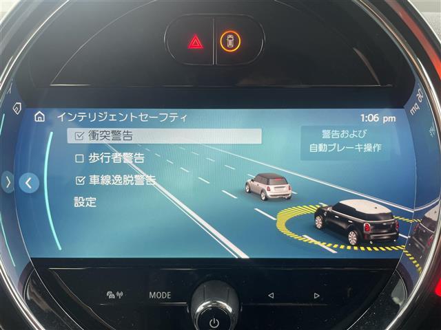 ＭＩＮＩ クーパーＤ　クロスオーバー　禁煙　クラシックトリム　純正ナビ　ＡｐｐｌｅＣａｒＰｌａｙ　パークトロニック　ＭＩＮＩドライビングモード　アンビエントライト　１８インチブラックピンスポークアルミ　バックカメラ　ドラレコ　ＥＴＣ（6枚目）