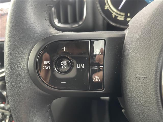 ＭＩＮＩ クーパーＤ　クロスオーバー　禁煙　クラシックトリム　純正ナビ　ＡｐｐｌｅＣａｒＰｌａｙ　パークトロニック　ＭＩＮＩドライビングモード　アンビエントライト　１８インチブラックピンスポークアルミ　バックカメラ　ドラレコ　ＥＴＣ（17枚目）