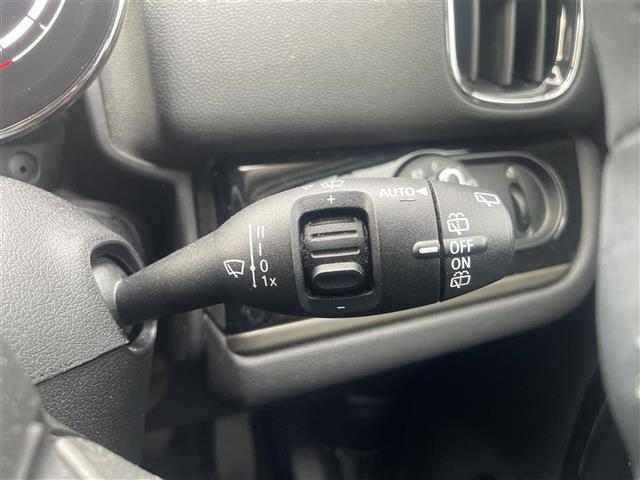 ＭＩＮＩ クーパーＤ　クロスオーバー　禁煙　クラシックトリム　純正ナビ　ＡｐｐｌｅＣａｒＰｌａｙ　パークトロニック　ＭＩＮＩドライビングモード　アンビエントライト　１８インチブラックピンスポークアルミ　バックカメラ　ドラレコ　ＥＴＣ（18枚目）