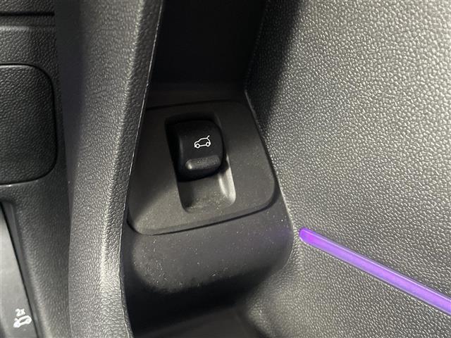 ＭＩＮＩ クーパーＤ　クロスオーバー　禁煙　クラシックトリム　純正ナビ　ＡｐｐｌｅＣａｒＰｌａｙ　パークトロニック　ＭＩＮＩドライビングモード　アンビエントライト　１８インチブラックピンスポークアルミ　バックカメラ　ドラレコ　ＥＴＣ（20枚目）