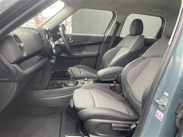 ＭＩＮＩ クーパーＤ　クロスオーバー　禁煙　クラシックトリム　純正ナビ　ＡｐｐｌｅＣａｒＰｌａｙ　パークトロニック　ＭＩＮＩドライビングモード　アンビエントライト　１８インチブラックピンスポークアルミ　バックカメラ　ドラレコ　ＥＴＣ（27枚目）