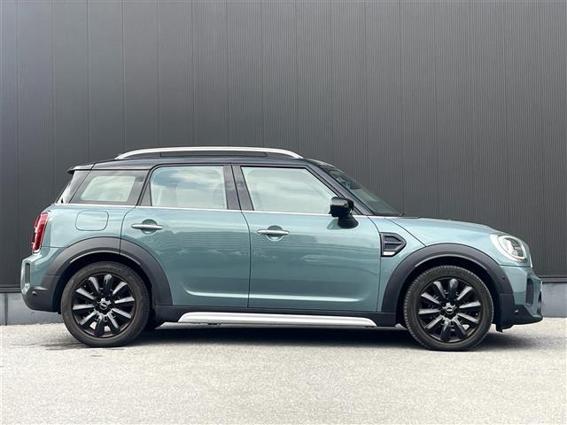 ＭＩＮＩ クーパーＤ　クロスオーバー　禁煙　クラシックトリム　純正ナビ　ＡｐｐｌｅＣａｒＰｌａｙ　パークトロニック　ＭＩＮＩドライビングモード　アンビエントライト　１８インチブラックピンスポークアルミ　バックカメラ　ドラレコ　ＥＴＣ（33枚目）