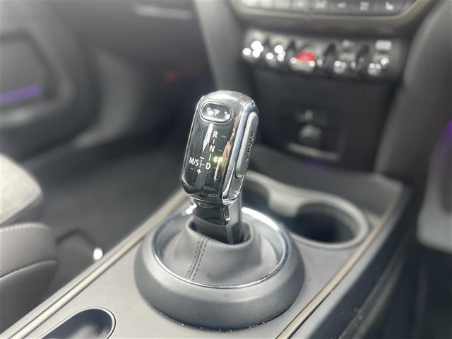 ＭＩＮＩ クーパーＤ　クロスオーバー　禁煙　クラシックトリム　純正ナビ　ＡｐｐｌｅＣａｒＰｌａｙ　パークトロニック　ＭＩＮＩドライビングモード　アンビエントライト　１８インチブラックピンスポークアルミ　バックカメラ　ドラレコ　ＥＴＣ（43枚目）