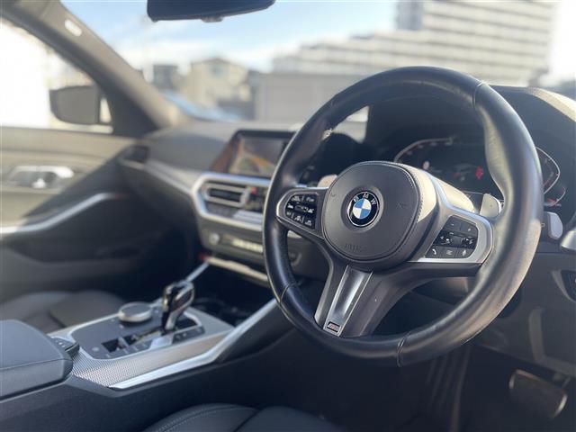 3シリーズ 320d xDriveツーリングMスポーツリミテッド 特別仕様車 サンプロテクションガラス フロントランバーサポート アンビエントライト HiFiスピーカーシステム 前席シートヒーター 前後ドラレコ フットオープナー スマホチャージャー ETC 禁煙車(3枚目)