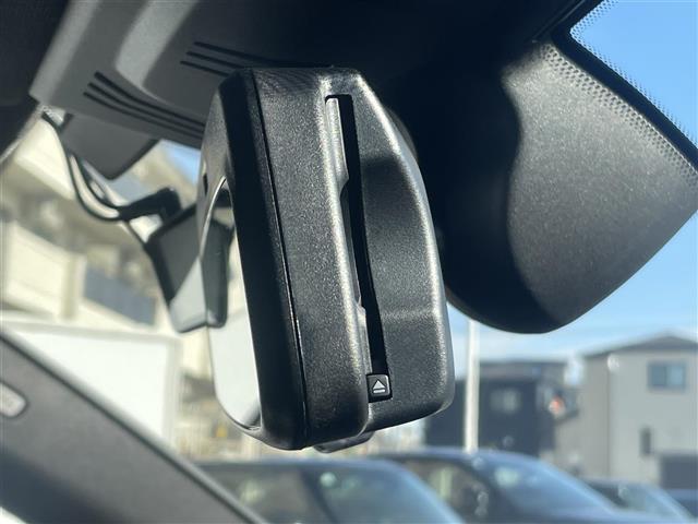 3シリーズ 320d xDriveツーリングMスポーツリミテッド 特別仕様車 サンプロテクションガラス フロントランバーサポート アンビエントライト HiFiスピーカーシステム 前席シートヒーター 前後ドラレコ フットオープナー スマホチャージャー ETC 禁煙車(5枚目)