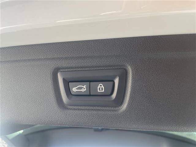 3シリーズ 320d xDriveツーリングMスポーツリミテッド 特別仕様車 サンプロテクションガラス フロントランバーサポート アンビエントライト HiFiスピーカーシステム 前席シートヒーター 前後ドラレコ フットオープナー スマホチャージャー ETC 禁煙車(23枚目)