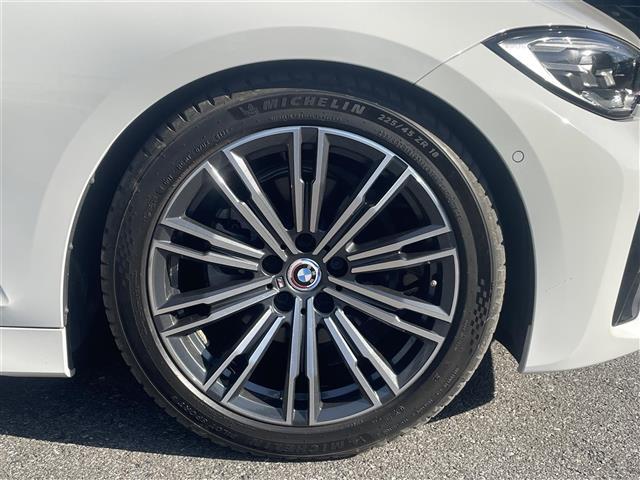 3シリーズ 320d xDriveツーリングMスポーツリミテッド 特別仕様車 サンプロテクションガラス フロントランバーサポート アンビエントライト HiFiスピーカーシステム 前席シートヒーター 前後ドラレコ フットオープナー スマホチャージャー ETC 禁煙車(33枚目)