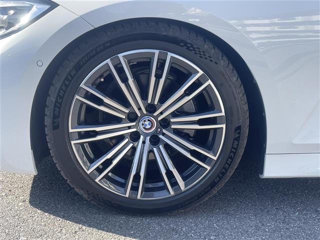 3シリーズ 320d xDriveツーリングMスポーツリミテッド 特別仕様車 サンプロテクションガラス フロントランバーサポート アンビエントライト HiFiスピーカーシステム 前席シートヒーター 前後ドラレコ フットオープナー スマホチャージャー ETC 禁煙車(35枚目)