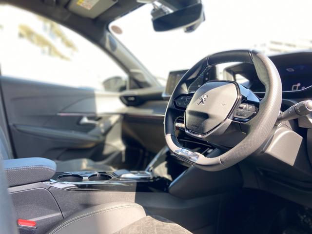 ２０８ ＧＴ　パノラマＲ　ＡＣＣ　Ｂカメラ　社外ドラレコ前後　ＡｐｐｌｅＣａｒＰｌａｙ　純正ディスプレイオーディオ　シートＨ　ハーフレザー　ＥＴＣ　ＬＥＤ　純正１７インチＡＷ（4枚目）