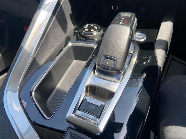 ３００８ ブルーＨＤｉ　スペシャルエディション　ＡＣＣ　レーンキープ　ブラインドスポット　バックカメラ　純正ナビ　ハーフレザー　パヒュームアトマイザー　電動リアゲート　ＥＴＣ　ＬＥＤ　純正１８インチＡＷ（18枚目）