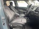 クーパーＤ　クロスオーバー　禁煙　クラシックトリム　純正ナビ　ＡｐｐｌｅＣａｒＰｌａｙ　パークトロニック　ＭＩＮＩドライビングモード　アンビエントライト　１８インチブラックピンスポークアルミ　バックカメラ　ドラレコ　ＥＴＣ（25枚目）