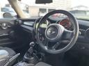 クーパーＳ　純正ナビ（ＡＭ、ＦＭ／ＢＴ）アンビエントライト　純正オプション１７インチアルミ　ルームミラー一体型ＥＴＣ　オートライト　アイドリングストップ　スマートキー　禁煙車（37枚目）