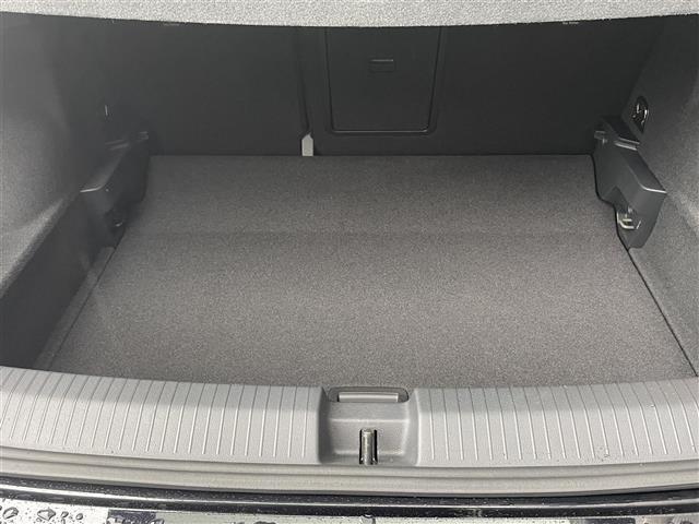 ＴＤＩ　スタイルデザインパッケージ　１オーナー／ＡＣＣ／デジタルメーター／ＣａｒＰｌａｙ／純正ナビ／Ｂカメラ／衝突軽減／ＥＴＣ／オートホールド／ドラレコ／ＬＥＤライト／電動Ｒゲート／純正１７インチＡＷ／スマートキー(32枚目)