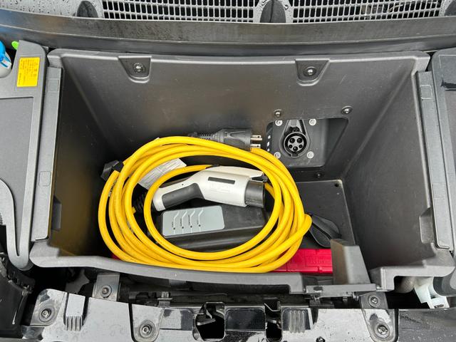 ｉ３ ロッジ　レンジ・エクステンダー装備車　ＡＣＣ／純正ナビ／Ｂカメラ／ＥＴＣ／シートヒーター／ハーフレザー／ＬＥＤライト／ドライビングアシストプラス／ドラレコ／衝突軽減／コーナーセンサー／純正１９インチＡＷ／（60枚目）