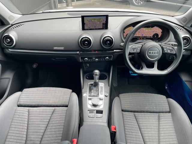 Ａ３ 　特別仕様車／ＡＣＣ／純正ナビ／地デジ／Ｂカメラ／ＬＥＤライト／パワーシート／シートヒーター／衝突軽減／コンビニエンスｐｋｇ／純正１７インチＡＷ／バーチャルＣ／スマートキー／パドルシフト／ＥＴＣ（3枚目）