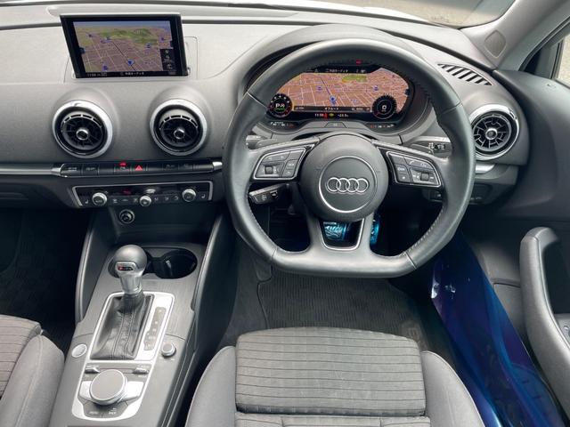 Ａ３ 　特別仕様車／ＡＣＣ／純正ナビ／地デジ／Ｂカメラ／ＬＥＤライト／パワーシート／シートヒーター／衝突軽減／コンビニエンスｐｋｇ／純正１７インチＡＷ／バーチャルＣ／スマートキー／パドルシフト／ＥＴＣ（4枚目）