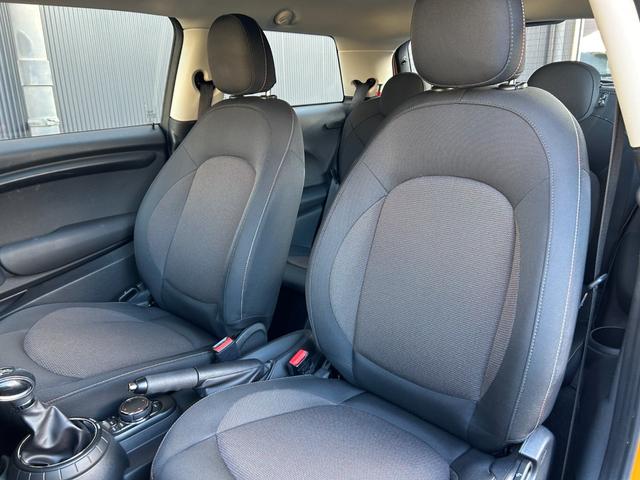 ＭＩＮＩ クーパー　ワンオーナー／純正ナビ／Ｂｌｕｅｔｏｏｔｈ／ＥＴＣ／ドライブレコーダー／アンビエントライト／純正１５インチアルミ／キーレス／アイドリングストップ／ＨＩＤヘッドライト／バックカメラ（34枚目）