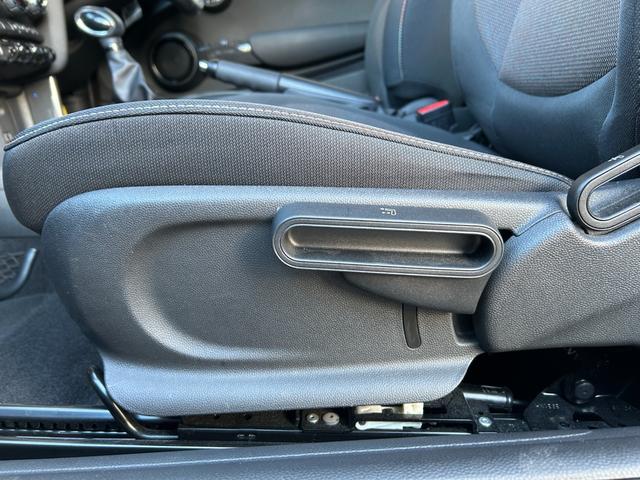 ＭＩＮＩ クーパー　ワンオーナー／純正ナビ／Ｂｌｕｅｔｏｏｔｈ／ＥＴＣ／ドライブレコーダー／アンビエントライト／純正１５インチアルミ／キーレス／アイドリングストップ／ＨＩＤヘッドライト／バックカメラ（37枚目）