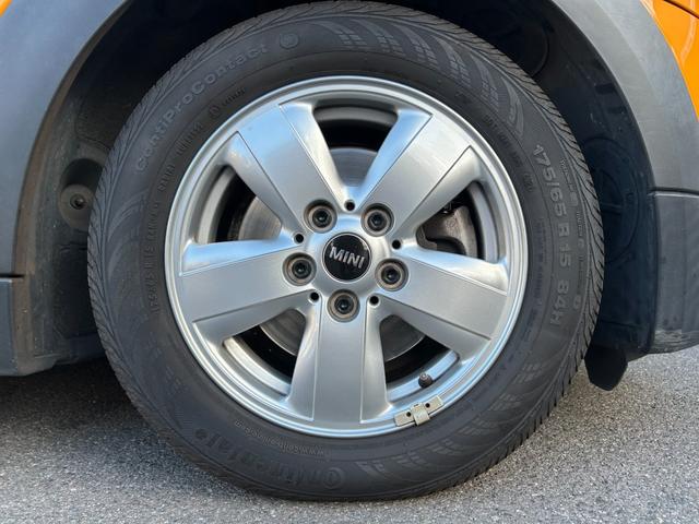 ＭＩＮＩ クーパー　ワンオーナー／純正ナビ／Ｂｌｕｅｔｏｏｔｈ／ＥＴＣ／ドライブレコーダー／アンビエントライト／純正１５インチアルミ／キーレス／アイドリングストップ／ＨＩＤヘッドライト／バックカメラ（54枚目）