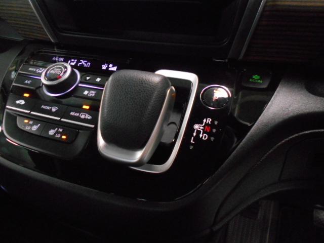 フリードハイブリッド ハイブリッド・クロスターホンダセンシング　禁煙　ワンオーナー　前後カメラ　アドバンスドルームミラ－　追突軽減ブレーキ　サイドエアバッグ　９型ナビ　シートヒーター　スマートキー　ＥＴＣ２．０　フルセグ　ＤＶＤ再生　両パワースライド　ＤＶＤ再生（16枚目）