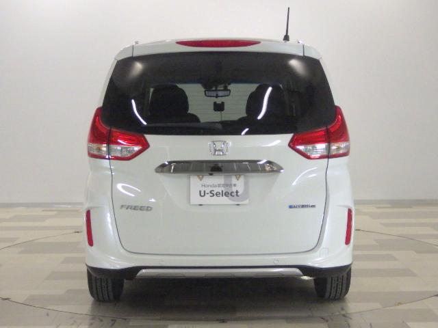 フリードハイブリッド ハイブリッド・クロスターホンダセンシング　禁煙　ワンオーナー　前後カメラ　アドバンスドルームミラ－　追突軽減ブレーキ　サイドエアバッグ　９型ナビ　シートヒーター　スマートキー　ＥＴＣ２．０　フルセグ　ＤＶＤ再生　両パワースライド　ＤＶＤ再生（20枚目）