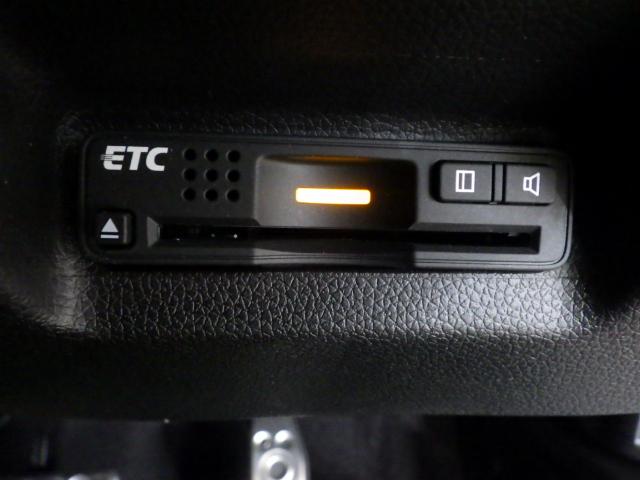 シャトル ハイブリッドZ 禁煙追突軽減ブレーキ サイドエアバッグ あんしんPKG 8型ナビ リアカメラ フルセグ ミュージックラック Bluetooth USB接続 DVD再生 シートヒータ オートリトラミラー パドルシフト(12枚目)