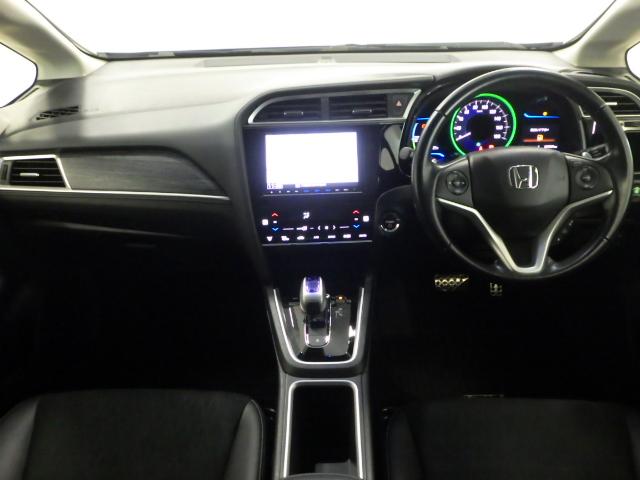 シャトル ハイブリッドZ 禁煙追突軽減ブレーキ サイドエアバッグ あんしんPKG 8型ナビ リアカメラ フルセグ ミュージックラック Bluetooth USB接続 DVD再生 シートヒータ オートリトラミラー パドルシフト(22枚目)