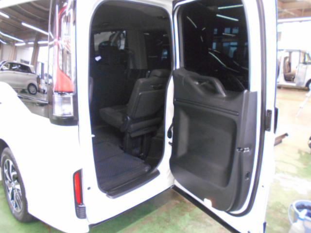 ステップワゴンスパーダ スパーダホンダセンシング リア席モニター 禁煙 ワンオーナー 追突軽減ブレーキ 9型ナビ 前後ドラレコ フルセグ Bluetooth ミュージックラック DVD再生 リアカメラ スマートキー 両パワースライド ドアバイザー(5枚目)