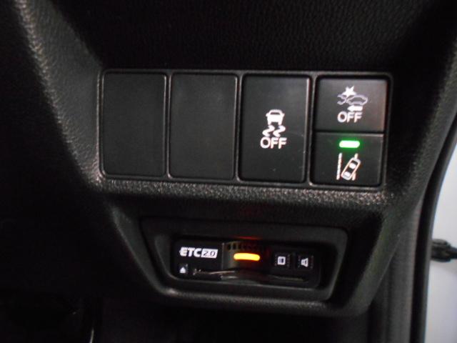 ステップワゴンスパーダ スパーダホンダセンシング リア席モニター 禁煙 ワンオーナー 追突軽減ブレーキ 9型ナビ 前後ドラレコ フルセグ Bluetooth ミュージックラック DVD再生 リアカメラ スマートキー 両パワースライド ドアバイザー(12枚目)