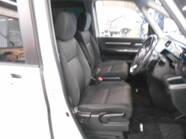 ステップワゴンスパーダ スパーダホンダセンシング リア席モニター 禁煙 ワンオーナー 追突軽減ブレーキ 9型ナビ 前後ドラレコ フルセグ Bluetooth ミュージックラック DVD再生 リアカメラ スマートキー 両パワースライド ドアバイザー(25枚目)