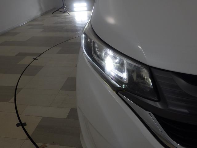 フリード G 禁煙 ワンオーナー ナビ リアカメラ Bluetooth SDカード対応 CD 両側パワースライドドア スマートキー LEDヘッドライト ETC ドアバイザー(12枚目)