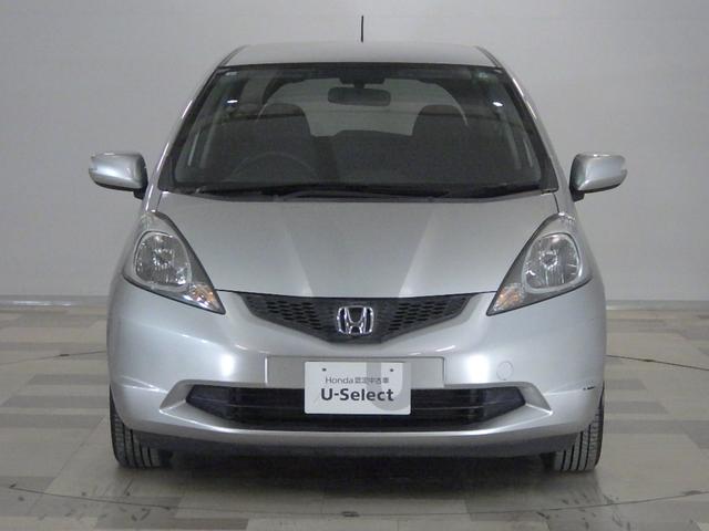 フィット Ｇ　禁煙車　ワンオーナー　ナビ　リアカメラ　Ｂｌｕｅｔｏｏｔｈ　フルセグ　ＤＶＤ再生　ミュージックラック　ＥＴＣ　ドアバイザー　安全ボディ　電格ミラー　運転席助手席エアバッグ　Ｂモニター　キーレスリモコン（9枚目）