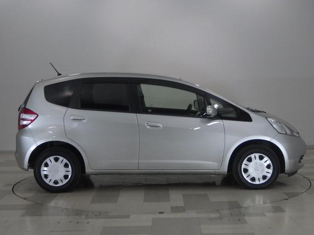 フィット Ｇ　禁煙車　ワンオーナー　ナビ　リアカメラ　Ｂｌｕｅｔｏｏｔｈ　フルセグ　ＤＶＤ再生　ミュージックラック　ＥＴＣ　ドアバイザー　安全ボディ　電格ミラー　運転席助手席エアバッグ　Ｂモニター　キーレスリモコン（12枚目）