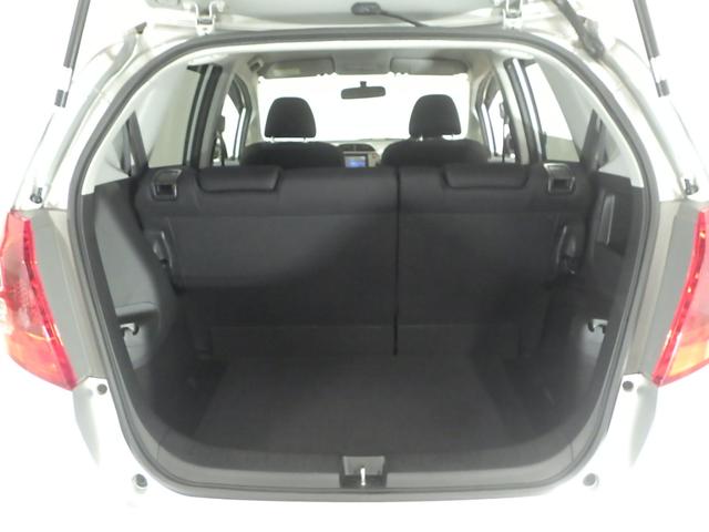 フィット Ｇ　禁煙車　ワンオーナー　ナビ　リアカメラ　Ｂｌｕｅｔｏｏｔｈ　フルセグ　ＤＶＤ再生　ミュージックラック　ＥＴＣ　ドアバイザー　安全ボディ　電格ミラー　運転席助手席エアバッグ　Ｂモニター　キーレスリモコン（18枚目）