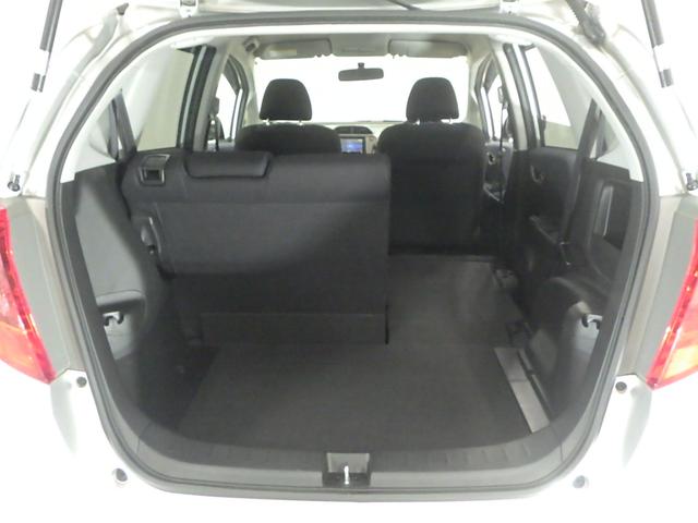 フィット Ｇ　禁煙車　ワンオーナー　ナビ　リアカメラ　Ｂｌｕｅｔｏｏｔｈ　フルセグ　ＤＶＤ再生　ミュージックラック　ＥＴＣ　ドアバイザー　安全ボディ　電格ミラー　運転席助手席エアバッグ　Ｂモニター　キーレスリモコン（19枚目）