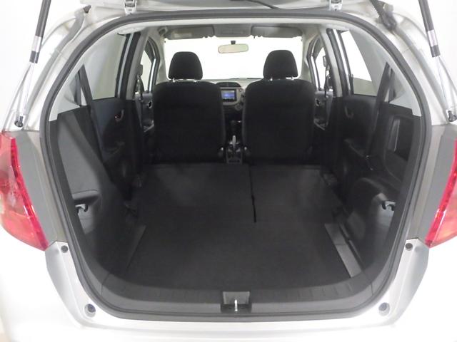 フィット Ｇ　禁煙車　ワンオーナー　ナビ　リアカメラ　Ｂｌｕｅｔｏｏｔｈ　フルセグ　ＤＶＤ再生　ミュージックラック　ＥＴＣ　ドアバイザー　安全ボディ　電格ミラー　運転席助手席エアバッグ　Ｂモニター　キーレスリモコン（20枚目）