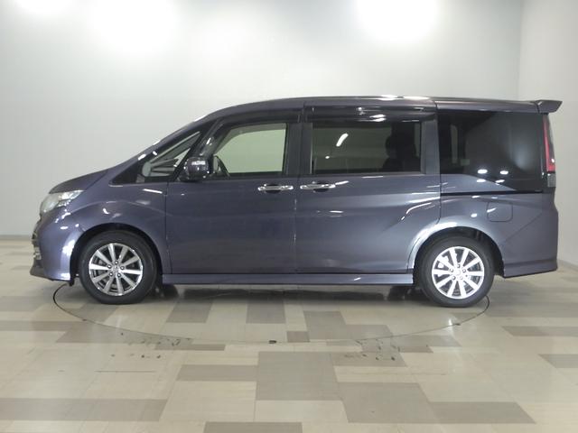 ステップワゴンスパーダ スパーダアドバンスパッケージα リア席モニター 禁煙ワンオーナー 追突軽減ブレーキ サイドエアバッグ ナビ リアカメラ Bluetooth フルセグ HDMI USB接続 DVD再生 スマートキー LEDヘッドライト 社外アルミ(17枚目)